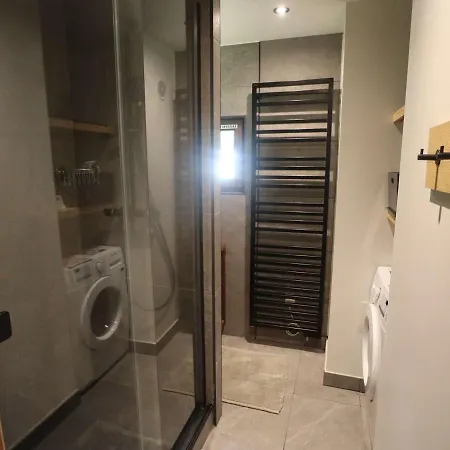 T3 Renove Confort Avec 2 Et Grandes Terrasses Ensoleillees, Au Pied Des Pistes A Areches-beaufort - Fr-1-342-300 Beaufort (Savoie)